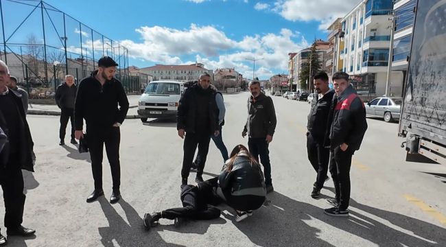 Otomobilin çarptığı 13 yaşındaki çocuk yaralandı