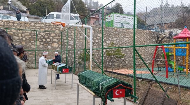 Kazada ölen 3 kişi son yolculuklarına uğurlandı 