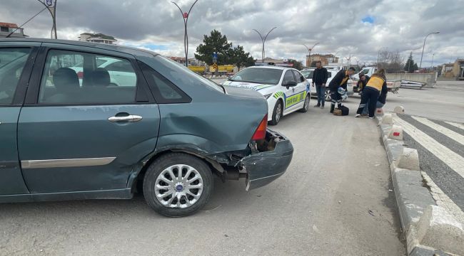 Otomobiller çarpıştı: 1 yaralı 