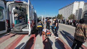 Aracın çarptığı hemşirelik bölümü öğrencisi genç kız yaralandı 