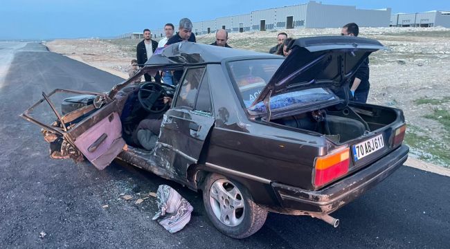 Kaza sonrası araçta sıkışan karı kocayı itfaiye kurtardı