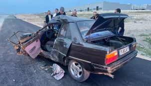 Kaza sonrası araçta sıkışan karı kocayı itfaiye kurtardı