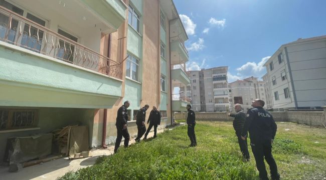 Pencereden düşen 3 yaşındaki çocuğun ayağı kırıldı