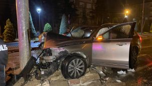 Karaman'da cip trafik levhasına çarptı: 1 yaralı 