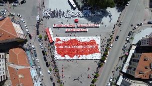 Karaman'da öğrencilerden "Yürüyen Sözlük" gösterisi
