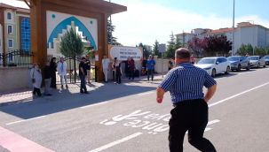 Karaman'da kimliğini unutan öğrencilerin yardımına polis ve veliler koştu 