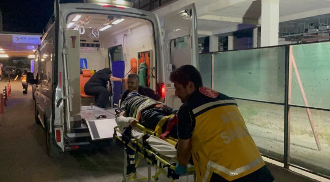 Karaman'da üç aracın karıştığı kazada 2 kişi yaralandı 