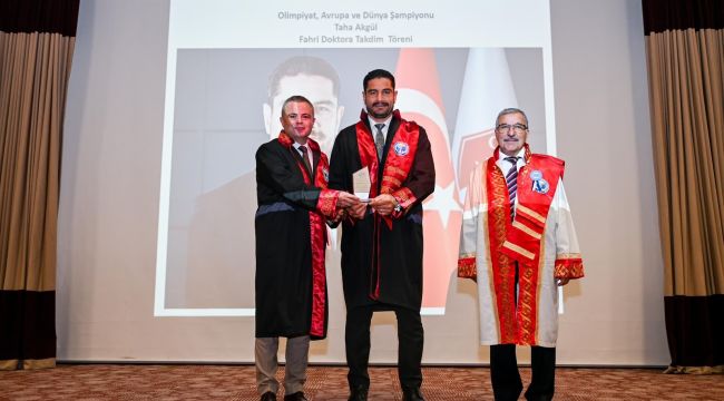 KMÜ'den Taha Akgül'e fahri doktora ünvanı verildi 