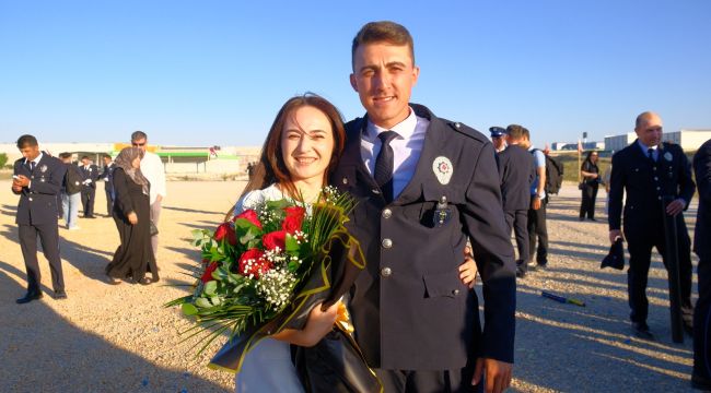 POMEM mezuniyet töreninde sürpriz evlilik teklifi 