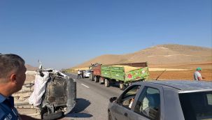 Karaman’da römorka çarpan otomobil devrildi: 1 yaralı 