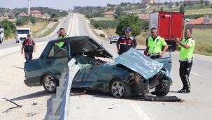 Otomobil bariyerlere ok gibi saplandı: 1 yaralı